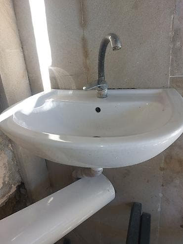 moyka tulpan: Divar tipli əlüzyuyan dəsti - Material: ağ keramika (lavabo və — 1