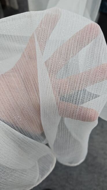 ucuz tul: Ağ rəngli, şəffaf tül parça. Yüngül və zərif görünüşü ilə pərdələr — 11