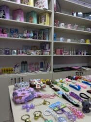 Строительные специальности: Продавец-консультант требуется, Только для женщин, Любой возраст, До 1 года опыта, Ежемесячная оплата — 2