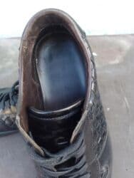 kişi dəri godəkcələr: Qara dəri italyan 'Bottega Veneta, firma kişi ayaqqabısı,az geyinilmiş — 3