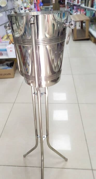 vedrə: Buz vedresi — 2