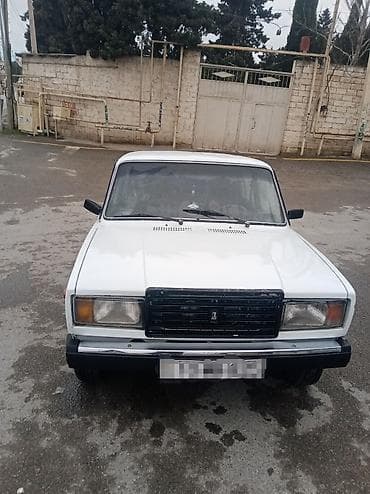 Продажа авто: Lada 2107 sedan - Kuzov: ağ rəng, klassik 2107 arxa optikalar və xrom — 6