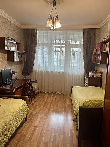 Otaqlar: Gəncə şəhəri 1 ci mikrorayon bina 8 orta blok, təmirli, üç otaqlı — 9
