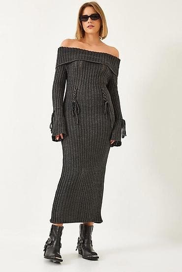 don: Boz rəngli, trikotaj toxunuşlu, off-shoulder (çiyin açıq) uzun don. - — 3