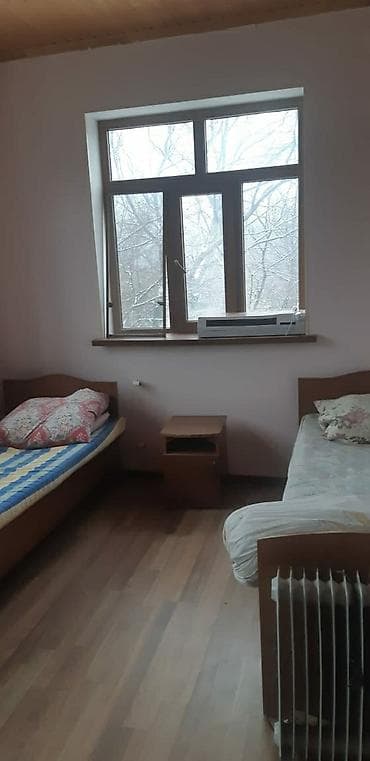 gencede kiraye ev axtariram: İsmayıllı rayonu Lahıc yolu 6 km.qaraqaya kəndində yolun kenarında 3 — 8