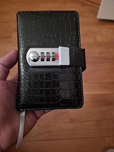 Şifrə ilə kilidlənən qeydlər dəftəri - Xarici örtük: qara, timsah