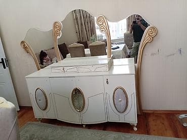 TV altlığı, Servant