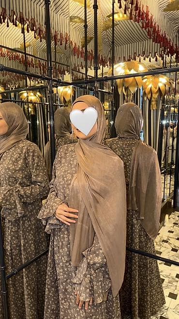 don geyim: Çiçəkli Əlbisə M ölçü yayda geyinmək üçün idealdır. 2 dəfə geyinilib — 1