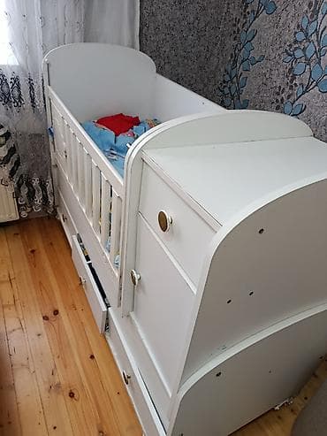 carpay: Oğlan və qız üçün, İşlənmiş, Dördbucaq, Beşik, Matras ilə, Yellənmə mexanizmsiz — 4