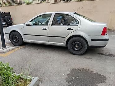 Nəqliyyat: Volkswagen Bora: 1.6 l | 1999 il Sedan — 4