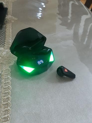 masaustu komputerlər: Gaming tərzli simsiz qulaqlıq dəsti - Dizayn: Kəskin xətli, robot — 3