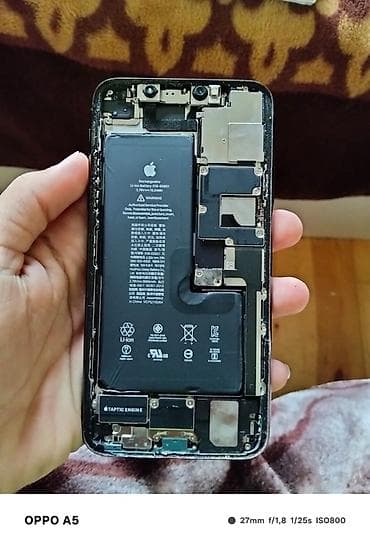 barter telefon iphone: 11 pro maxdır zapças kimi satılır hər bir şey orginaldır bircə ekran — 2