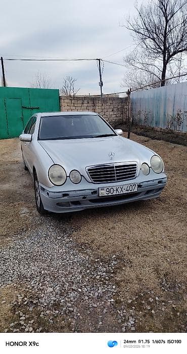 bmw style 128: Mercedes-Benz E 240: 2.4 l | 2000 il Sedan — 2