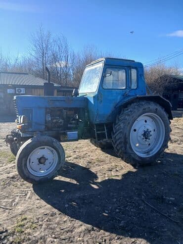 w210 arxa stoplar: Mavi rəngli təkərli kənd təsərrüfatı traktoru. Texniki xüsusiyyətlər — 3