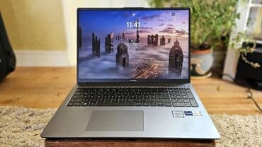 Kompüter ehtiyyat hissələri: Intel Core i5, 8 GB, 16 " — 2
