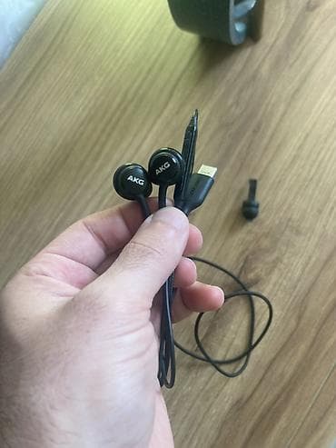musiqi merkezi: Yeni Simli Qulaqcıqlar, Akg, rəng - Qara — 2
