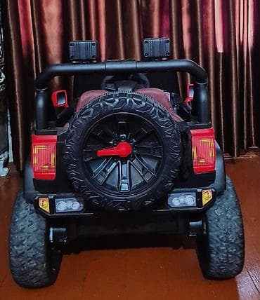 ev masin: Uşaq üçün elektrikli off-road maşın (4x4 dizayn) - Korpus: Jeep — 3