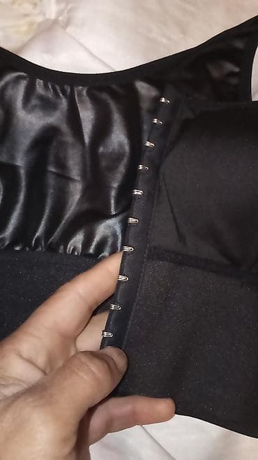 женские бюстгальтеры с плотной чашкой: Qara rəngli qadın idman/top yığıcı bralet - Model: Ön hissədə — 4