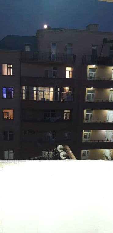 razində kirayə evlər: Qiymet 450 Mertebe 11 / 11 İcarəyə verilir 2 otaqlı yeni tikili sahə — 10