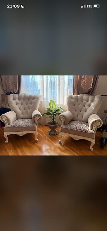 Ev üçün mebel: Klassik üslubda salon dəsti - Tərkib: 1 ədəd 3 nəfərlik divan + 2 — 2