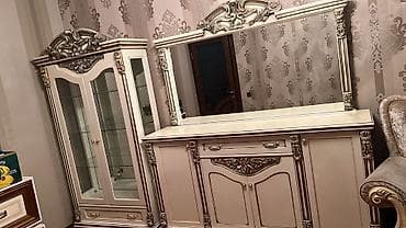 vitrin dekor: Malaziya mebelidir. Klassik üslubda qonaq otağı mebel dəsti - Rəng — 1