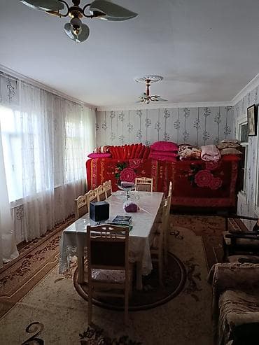 daş vallar: Qəbələ rayonunda həyət evi - Geniş, daş hasarlı həyət: yaşıllıq — 6