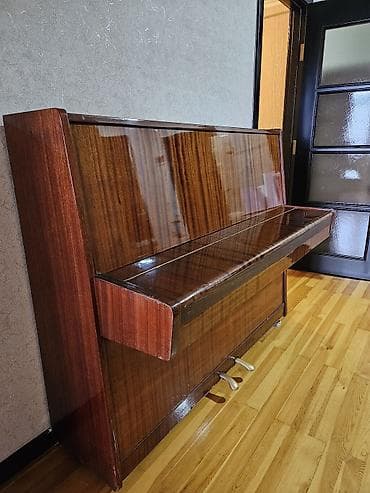 Belarus upright piano - Marka/model: “Belarus” (upright/piano) - — 1