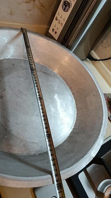 Böyük ölçülü alüminium sini­si. Sovetin qədimi leyeni,alüminium — 3