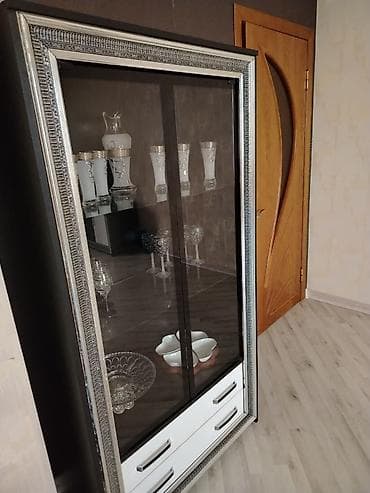 Şüşəli dolab vitrini, İşlənmiş, Ünvandan götürmə — 2