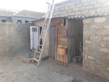 6 ci mikrorayon satilan heyet evleri: 2 otaqlı, 50 kv. m, Kredit yoxdur, Təmirsiz — 5