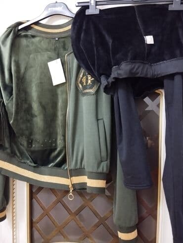 sari qizil komplekt: Dəst 36 S razmer Alınıb 50 AZN təzədir dəyərindən aşağı satıram — 5