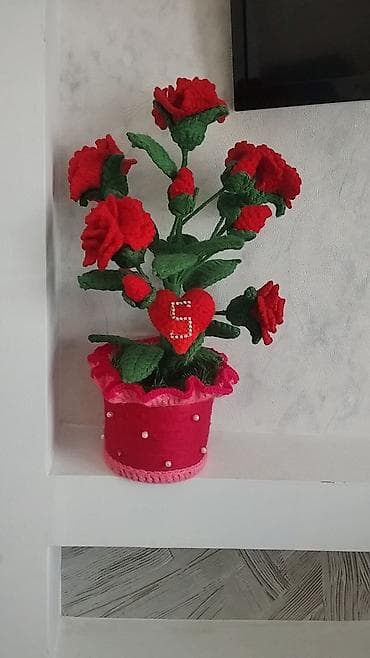 das pilleken sekilleri: Əldə hazırlanmış dekorativ çiçək kompozisiyası - Material: ipdən — 1