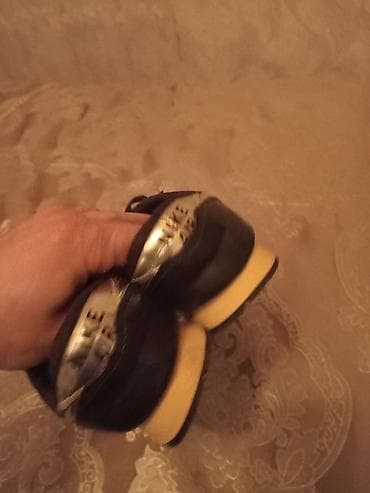 nike corablar: Gencede satilir orginal krasofka razmer 36.37 gedir — 2