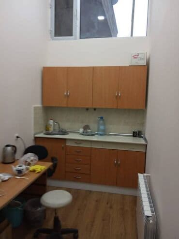 nerimanovda obyekt satilir: 28 may və nizami metrosuna yaxin yerləşən ümumi sahəsi 80 kv,m olan,3 — 8