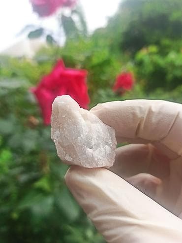 Sevgi Enerjisini özündə daşıyan Gül Kvars 💎 Təbii Daş Satılır |