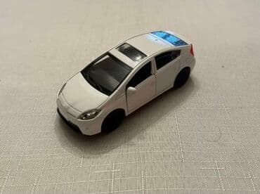 Təcili Satılır…Endirim Var… Toyota Prius modelkası satılır