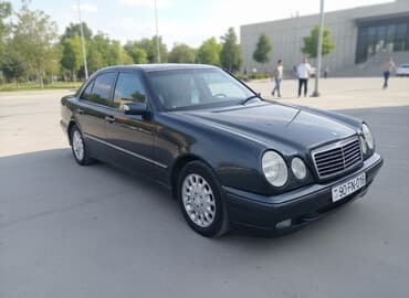 Mercedes-Benz E-Class: 2.2 l | 1999 il Sedan