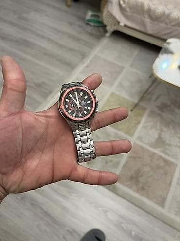 edifler: Original Casio Edifice xronoqraf qol saatı - Korpus və qolbaq — 2