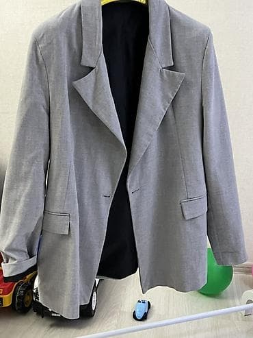 Paltolar: Boz rəngli klassik qadın blezeri - Kəsim: düz, bir az oversize siluet — 3