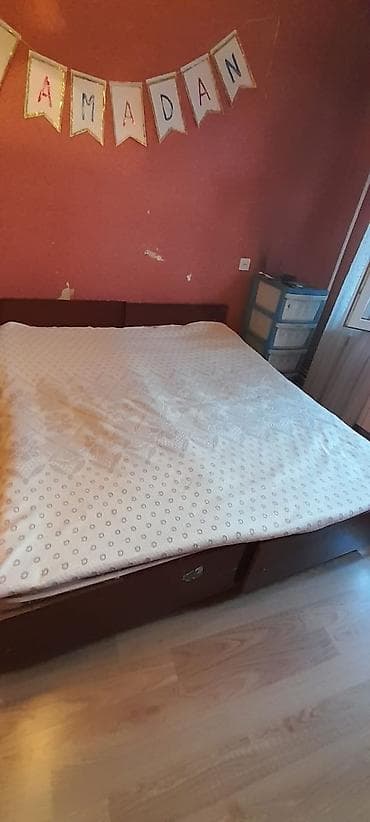 komputer desti: Yataq dəsti. Təcili satılır. Qiymətdə razılaşmaq olar — 7