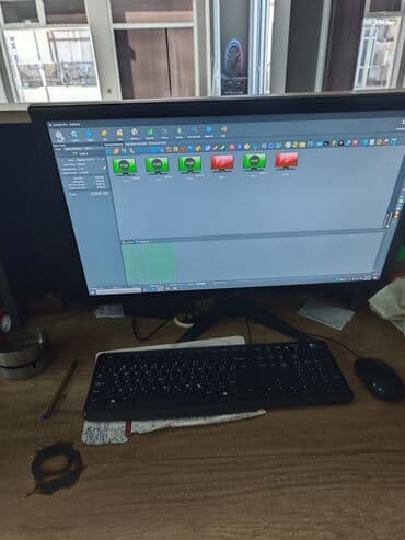 komputer şəkilləri: Barter yoxdur PC və Logitech sükan konsol satılır. Qeyd olunan qiymət — 2
