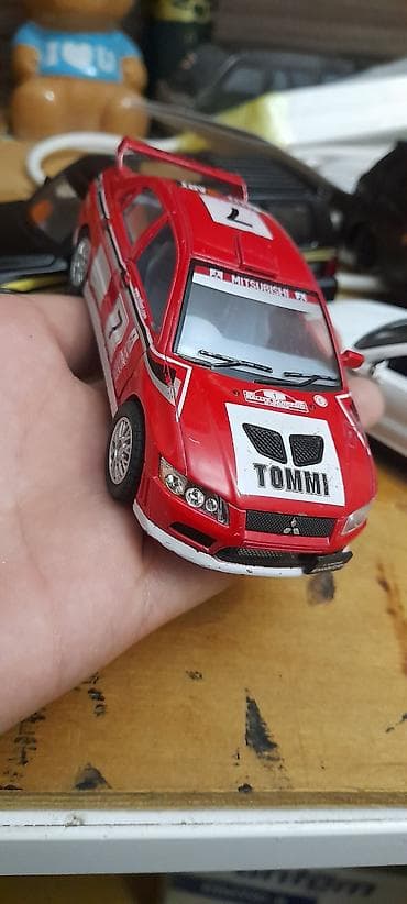 Mitsubishi Lancer Evo Kingsmart Markalı 1:36 Ölçü model vidinə görə — 1