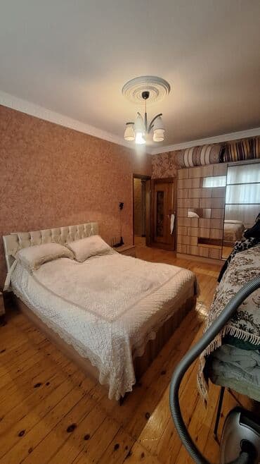 kirayə xalqlar: Mənzil — 3-ci mərtəbə, giriş qapısı 167 nömrəli mənzilə açılır. Geniş — 7