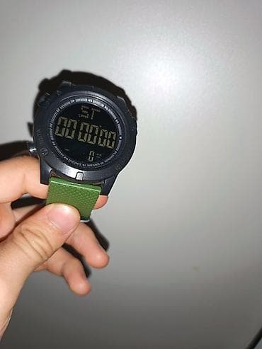 Qol saatları və aksesuarlar: Rəqəmsal idman saatı - Korpus: mat qara, iri dairəvi ekranlı - Ekran — 1