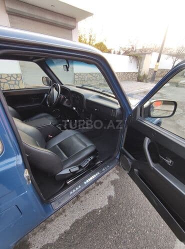 VAZ (LADA) 4x4 Niva: 1.7 l | 2015 il 255000 km Ofrouder/SUV