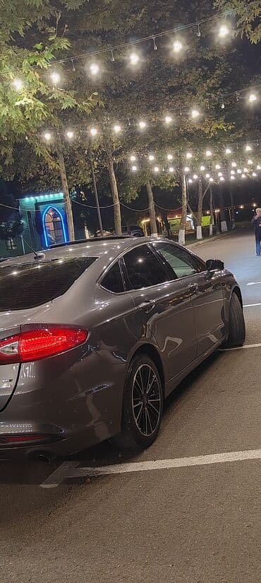 land rover satiş: Ford Fusion sedan - Kuzov: 4 qapılı sedan, tünd boz rəng - Mühərrik — 4