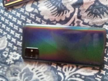 telefin: Rəng keçişli arxa qapaqlı smartfon - Arxa tərəf: parıltılı, çoxrəngli — 1