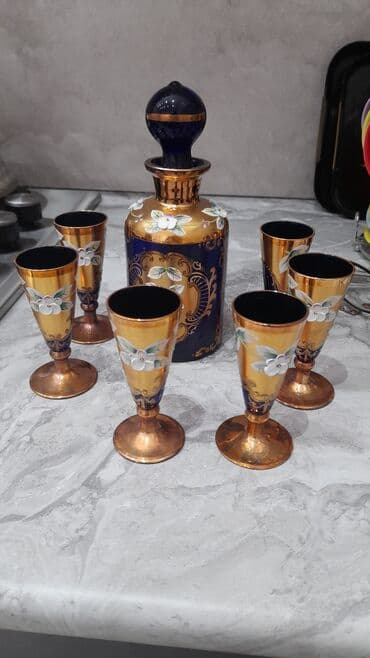 qab desdi: Rəng - Qızılı, Şüşə — 1