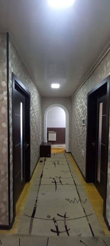 6 cı mikrorayon sumqayıt: Bakı, 3 otaqlı, Köhnə tikili, 65 kv. m — 3