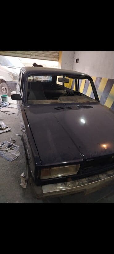 ваза напольная стеклянная высокая без узора: VAZ 2104sedan – tünd bənövşəyi rəngdə, Qaraj şəraitində rəngləmə — 2